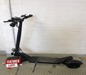 CHAOS FREESTYLE 48V TWO WHEEL DRIVE ADULT ELECTRIC SCOOTER (RRP: £900) (COLLECTION FROM SITE ONLY)
