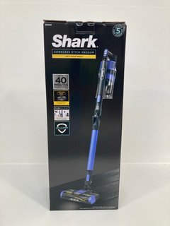 SHARK ANTI HAIR WRAP CORDLESS VACUUM - RRP: £249.99: LOCATION - FRONT BOOTH