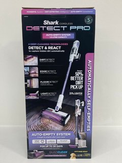 SHARK DETECT PRO CORDLESS VACUUM CLEANER AUTO-EMPTY SYSTEM 1.3L - RRP: £399.99: LOCATION - FRONT BOOTH