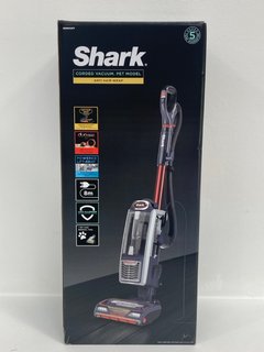 SHARK CLASSIC ANTI HAIR WRAP UPRIGHT PET VACUUM - RRP: £299: LOCATION - FRONT BOOTH