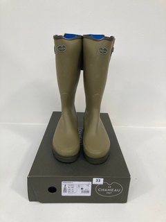 MEN'S LE CHAMEAU VIERZONORD XL NEOPRENE LINED BOOTS IN GREEN - UK 12 - RRP: £200: LOCATION - FRONT BOOTH