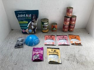 QTY OF ASSORTED PET ITEMS TO INCLUDE GWF NUTRITION JOINT AID FOR DOGS & LILY'S KITCHEN BEEF GOULASH DOG FOOD BBE 17/11/25: LOCATION - J17