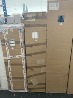 WHITE VERTICAL DOUBLE FLAT PANEL RADIATOR 1600 X 350MM - RRP £525: LOCATION - BACK RACK