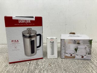 3 X ASSORTED ITEMS TO INCLUDE REDEFINE TRAVEL LIGHT ELECTRIC KETTLE IN WHITE: LOCATION - A17