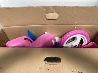 KIDS BICYCLE IN PINK: LOCATION - A3