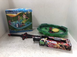 QTY OF ASSORTED KIDS TOYS ITEMS TO INCLUDE BESTWAY AQUARIUM PADDLING POOL PLAY CENTRE: LOCATION - B14