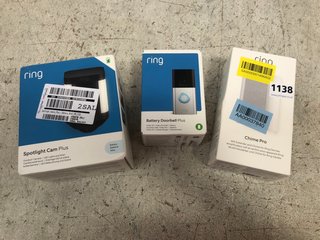 3 X ASSORTED ITEMS TO INCLUDE RING BATTERY DOORBELL PLUS: LOCATION - B18