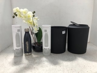 QTY OF ASSORTED ITEMS TO INCLUDE MOON METAL THERMAL BOTTLE: LOCATION - D2
