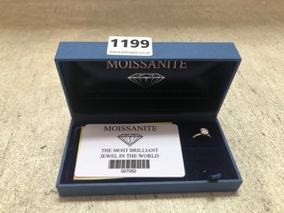 MOISSANITE 9CT WHITE GOLD RING RRP: £ 240.00: LOCATION - B20