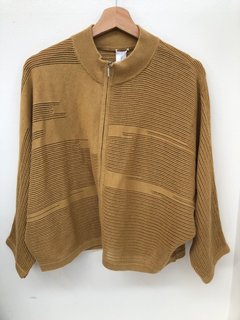 QTY OF ASSORTED WOMENS CLOTHING TO INCLUDE D&CO HIGH NECK LONG SLEEVED KNITTED JUMPER IN DARK BROWN SIZE: M: LOCATION - A2