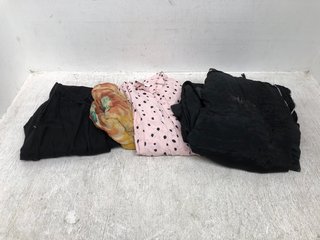 QTY OF ASSORTED WOMENS CLOTHES IN VARIOUS DESIGNS & SIZES TO INCLUDE 3/4 SHORTS IN BLACK - UK SIZE MEDIUM: LOCATION - C19