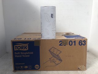 BOX OF TORK SOFT SINGLEFOLD HAND TOWELS: LOCATION - D12