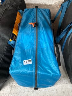 4 PERSON VIS A VIS TENT XL IN BLUE: LOCATION - AR10