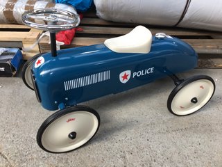 CHILDREN'S VINTAGE POLICE PUSH CAR TOY: LOCATION - A2