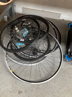 QTY OF ASSORTED BICYCLE RIMS TO INCLUDE MAVIC ELITE IN BLACK/SILVER: LOCATION - BR16