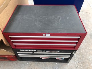 3 DRAWER MIDDLE TOOL CHEST IN RED AND INCLUDE 3 DRAWER MIDDLE TOOL CHEST IN BLACK: LOCATION - B6