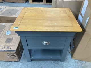 1 DRAWER BEDSIDE TABLE IN CHARCOAL AND OAK: LOCATION - B4