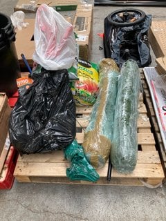 PALLET OF ASSORTED GARDEN ITEMS TO INCLUDE MIRACLE-GRO PEAT FREE ALL PURPOSE COMPOST AND FLYMO CONTOUR GRASS TRIMMER: LOCATION - A5 (KERBSIDE PALLET DELIVERY)