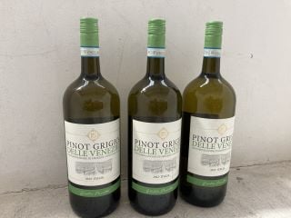 3 X PINOT GRIGIO DELLE VENEZIE 2022 WHITE WINE 1.5L 12% VOL (PLEASE NOTE: 18+YEARS ONLY. ID MAY BE REQUIRED): LOCATION - BR9