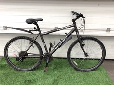 SPECIALIZED HARDROCK ADULT MOUNTAIN BIKE: LOCATION - FLOOR(COLLECTION OR OPTIONAL DELIVERY AVAILABLE)