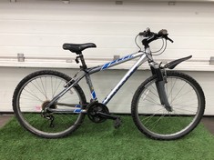RALEIGH ROCKADILE RL HARDTAIL ADULT MOUNTAIN BIKE: LOCATION - FLOOR(COLLECTION OR OPTIONAL DELIVERY AVAILABLE)
