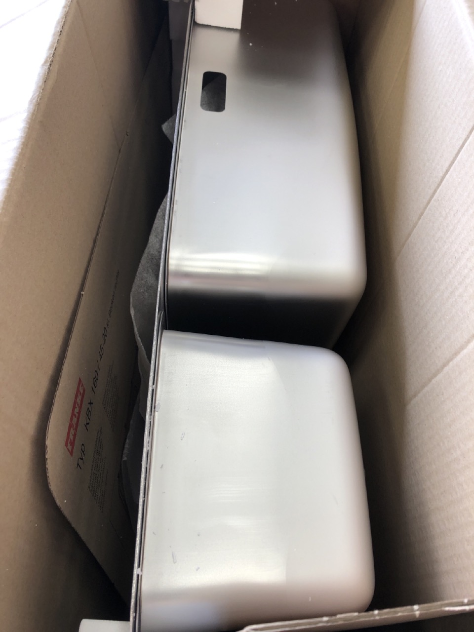 John Pye Auctions 2 X FRANKE MAKE IT WONDERFUL SINKS RRP £575