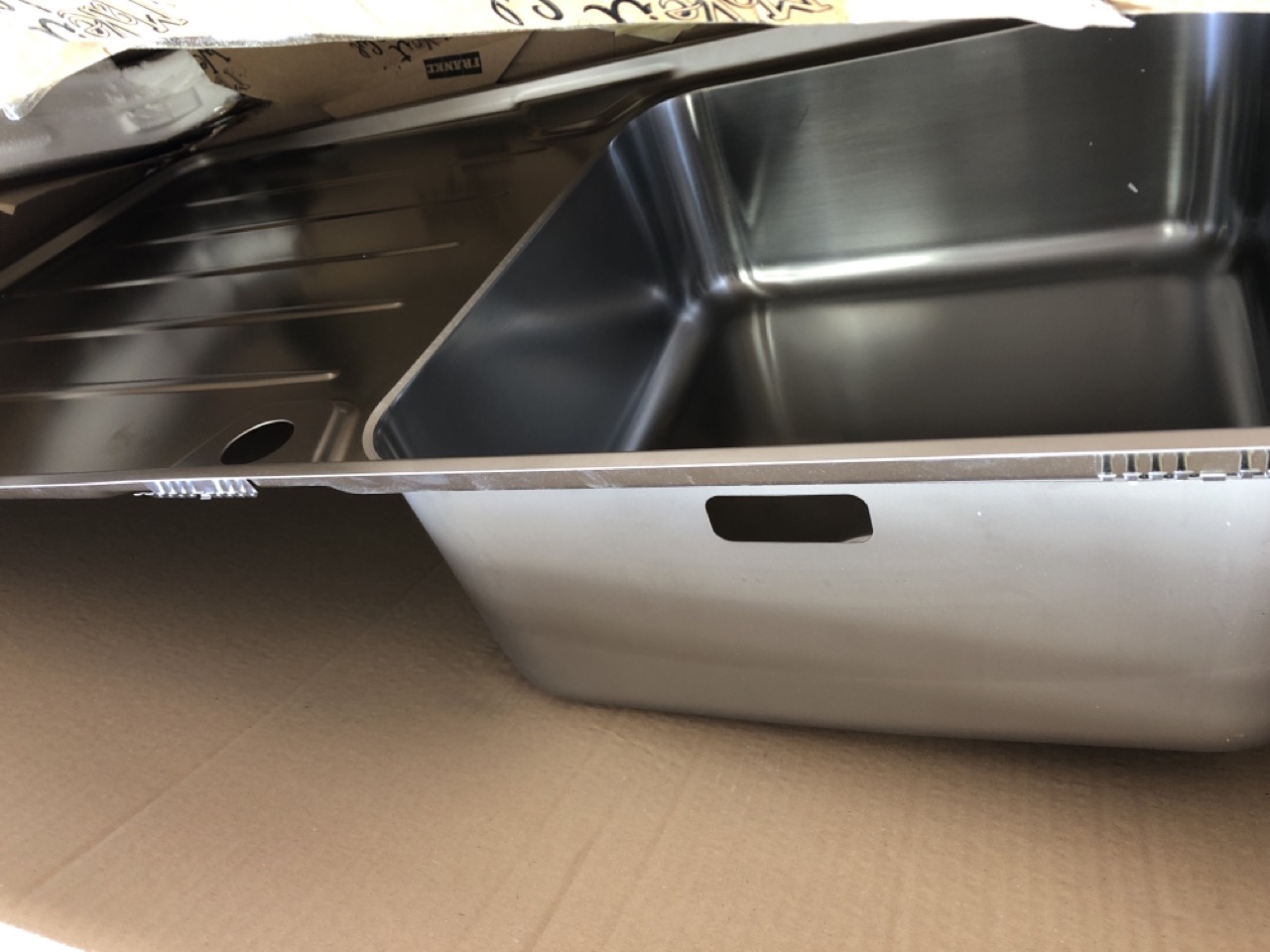 John Pye Auctions 2 X FRANKE MAKE IT WONDERFUL SINKS RRP £575