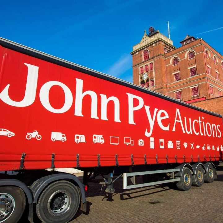 TRUCKLOAD WITH TOTAL RRP £13735.32 OF 22 PALLETS OF WASHING MACHINES, FRIDGE FREEZERS, DISHWASHERS AND MORE. Approximate Shipping Charge £650.00, please contact trade@johnpye.co.uk for an accurate sh