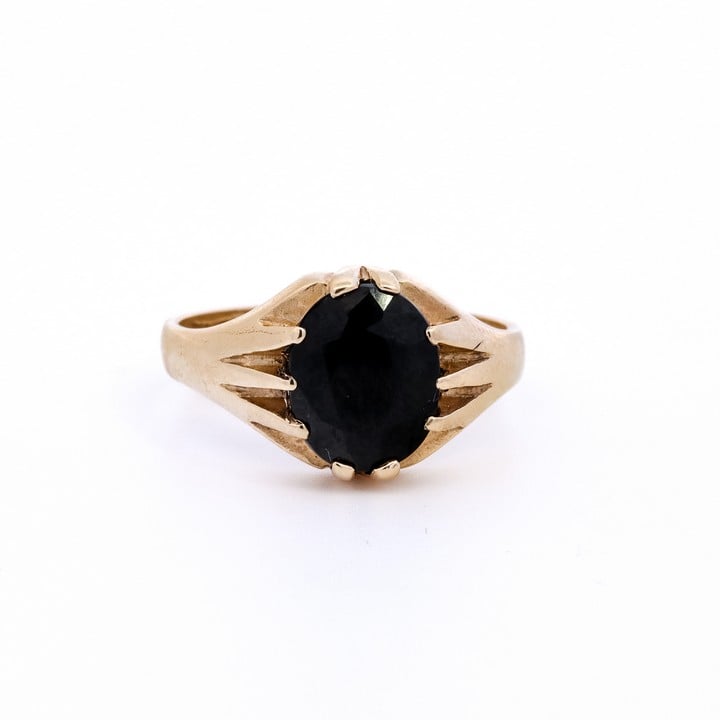 9ct Yellow Gold Sapphire Ring, Size O, 3.5g.  Auction Guide: £150-£200