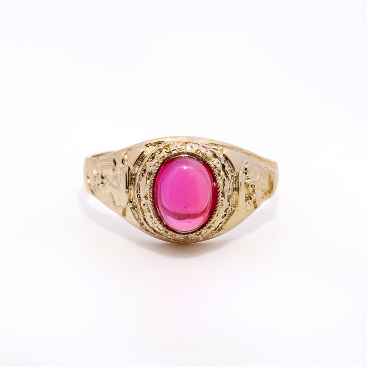 9ct Yellow Gold Synthetic Ruby College Ring, Size S, 3.7g.  Auction Guide: £150-£200