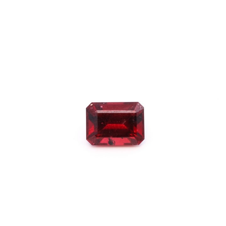 3.50ct Garnet Faceted Rectangle-cut Gemstone (VAT Only Payable on Buyers Premium)