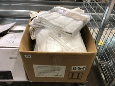BOX OF ASSORTED BEDDING ITEMS TO INCLUDE JOHN LEWIS COTTON DUVET COVER - WHITE - SINGLE SIZE 135 X 200CM (DELIVERY ONLY)