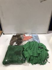 20 X ASSORTED WOMEN’S CLOTHING XS TO INCLUDE GREEN DRESS RRP APPROX £980 (DELIVERY ONLY)
