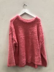 20 X ASSORTED WOMENS CLOTHING MEDIUM TO INCLUDE PINK JUMPER RRP APPROX £1245 (DELIVERY ONLY)