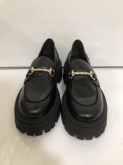 7 X BLACK PLATFORM SHOES SIZE 7 RRP APPROX £1310. (DELIVERY ONLY)