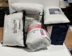 6 X ASSORTED BEDDING TO INCLUDE SLUMBERDOWN DOUBLE DUVET 15 TOG (DELIVERY ONLY)