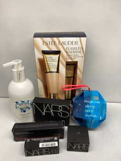 10 X MIXED BEAUTY PRODUCTS TO INCLUDE  ESTEE LAUDER FLAWLESS RADIANCE MAKE UP KIT