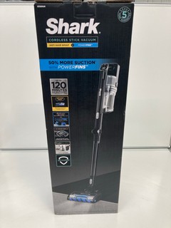 SHARK CORDLESS STICK WITH ANTI HAIR WRAP PET MODEL: IZ320UK THIS PRODUCT CONTAINS 12" CREVICE TOOL, MULTI SURFACE TOOL, ANTI ALLERGEN BRUSH, ACCESSORY BAG RRP: £299