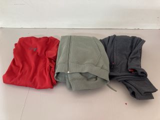 3 X ASSORTED CLOTHING INC. UNDER ARMOUR HOODIE - RED - SIZE: XL