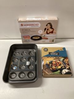 3 X ASSORTED ITEMS TO INCLUDE MASTERCLASS SHALLOW BAKING TIN