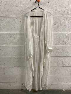 WOMEN'S DESIGNER DRESS IN WHITE - SIZE XL - RRP $128