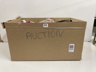 BOX OF ASSORTED DESIGNER ITEMS TO INCLUDE HOUSE RUG