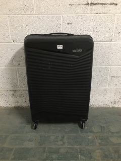 AMERICAN TOURISTER WHEELED SUITCASE IN BLACK