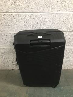 AMERICAN TOURISTER WHEELED SUITCASE IN BLACK