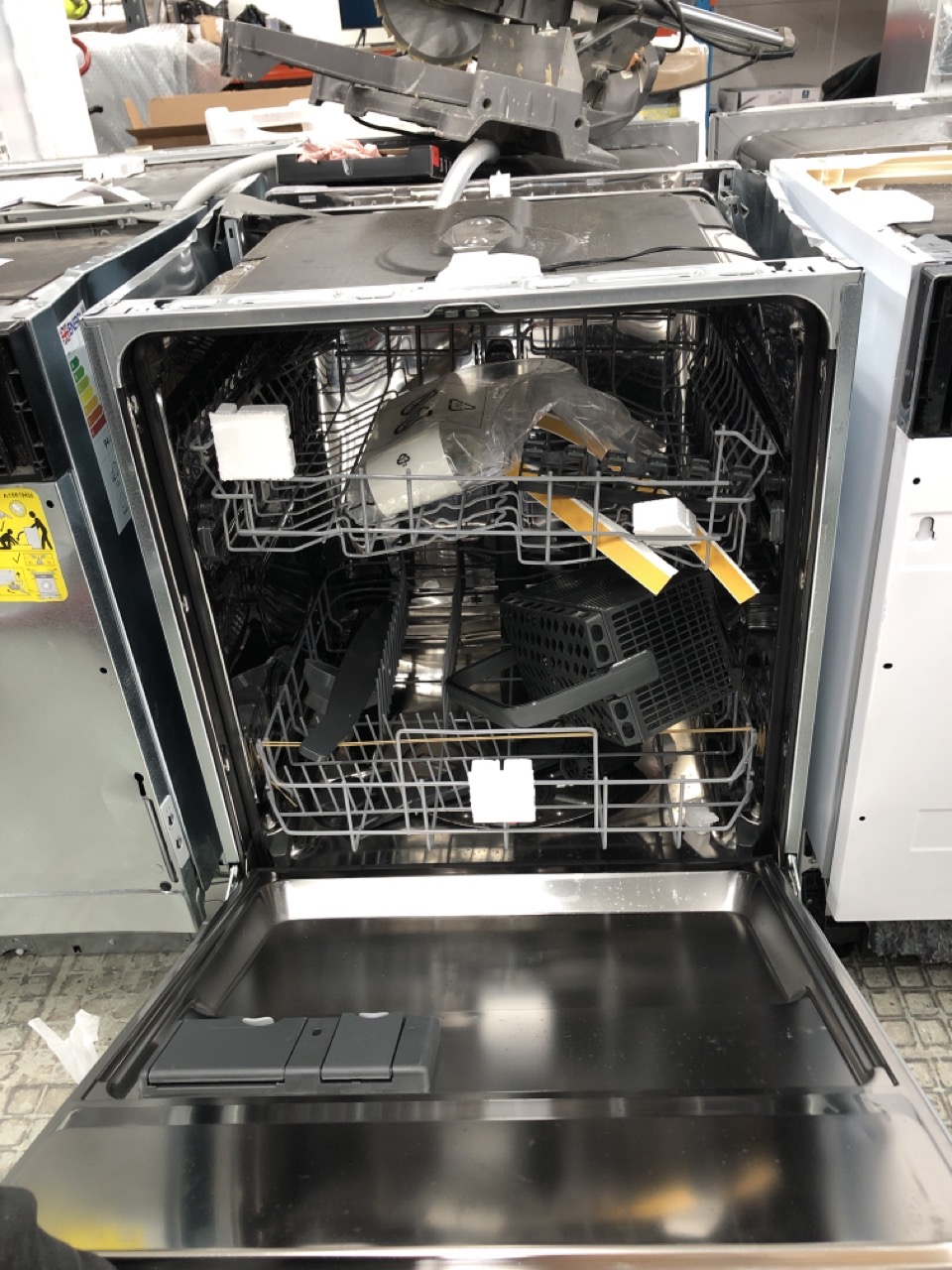 John Pye Auctions AEG INTEGRATED DISHWASHER MODEL FSB42607Z