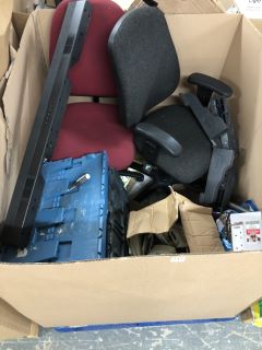 PALLET OF ASSORTED ITEMS INC OFFICE CHAIRS