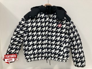 PERFECT MOMENT HOUNDSTOOTH MOMENT PUFFER JACKET IN BLACK/WHITE UK SIZE L - RRP £560: LOCATION - FRONT BOOTH