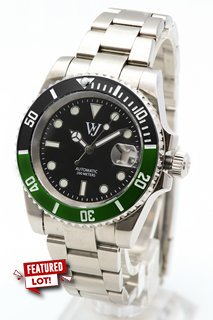 MEN'S WILLIAM JOURDAIN NH35 AUTOMATIC DIVING WATCH. FEATURING A BLACK DIAL, GREEN AND BLACK BEZEL, DATE, W/R 20ATM. SAPPHIRE CRYSTAL GLASS. STAINLESS STEEL CASE AND BRACELET. COMES WITH A PRESENTATIO