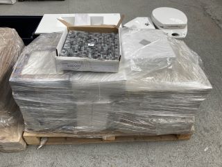 PALLET OF ASSORTED TILES TO INCLUDE MOSAIC TILE SHEETS - APPROX RRP £1000: LOCATION - D2 (KERBSIDE PALLET DELIVERY)