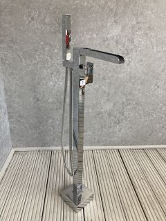 WATERFALL SPOUT FREESTANDING BSM IN CHROME WITH PENCIL STYLE SHOWER HANDSET & HOSE - RRP £665: LOCATION - BOOTH